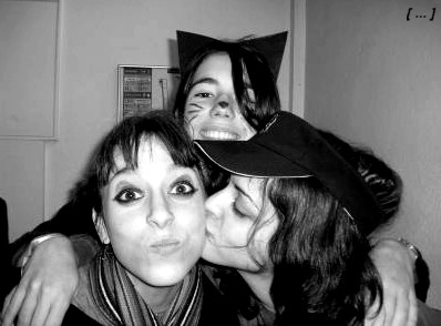 [ Elles ] =+> [ Mel, Loul' & Lilice peace ]